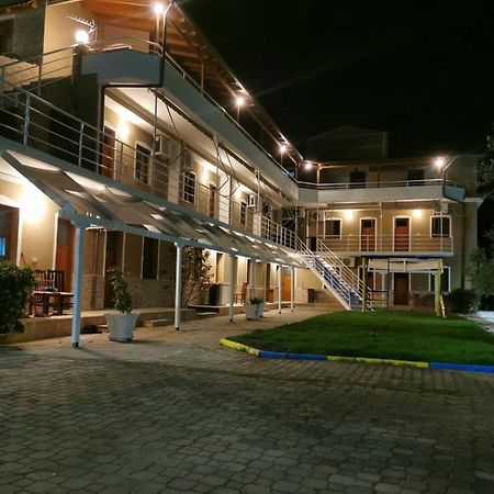 Dolce Italia Hotel Radhimë エクステリア 写真