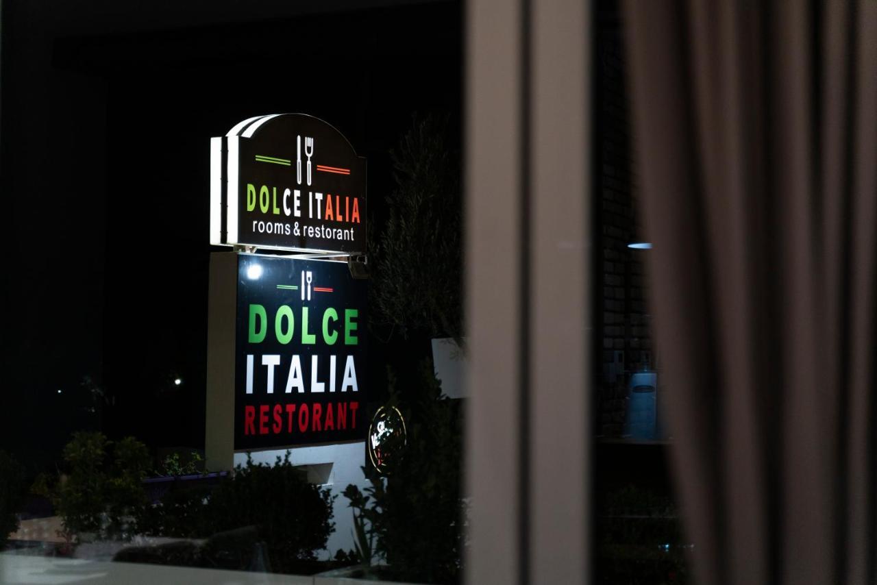 Dolce Italia Hotel Radhimë エクステリア 写真